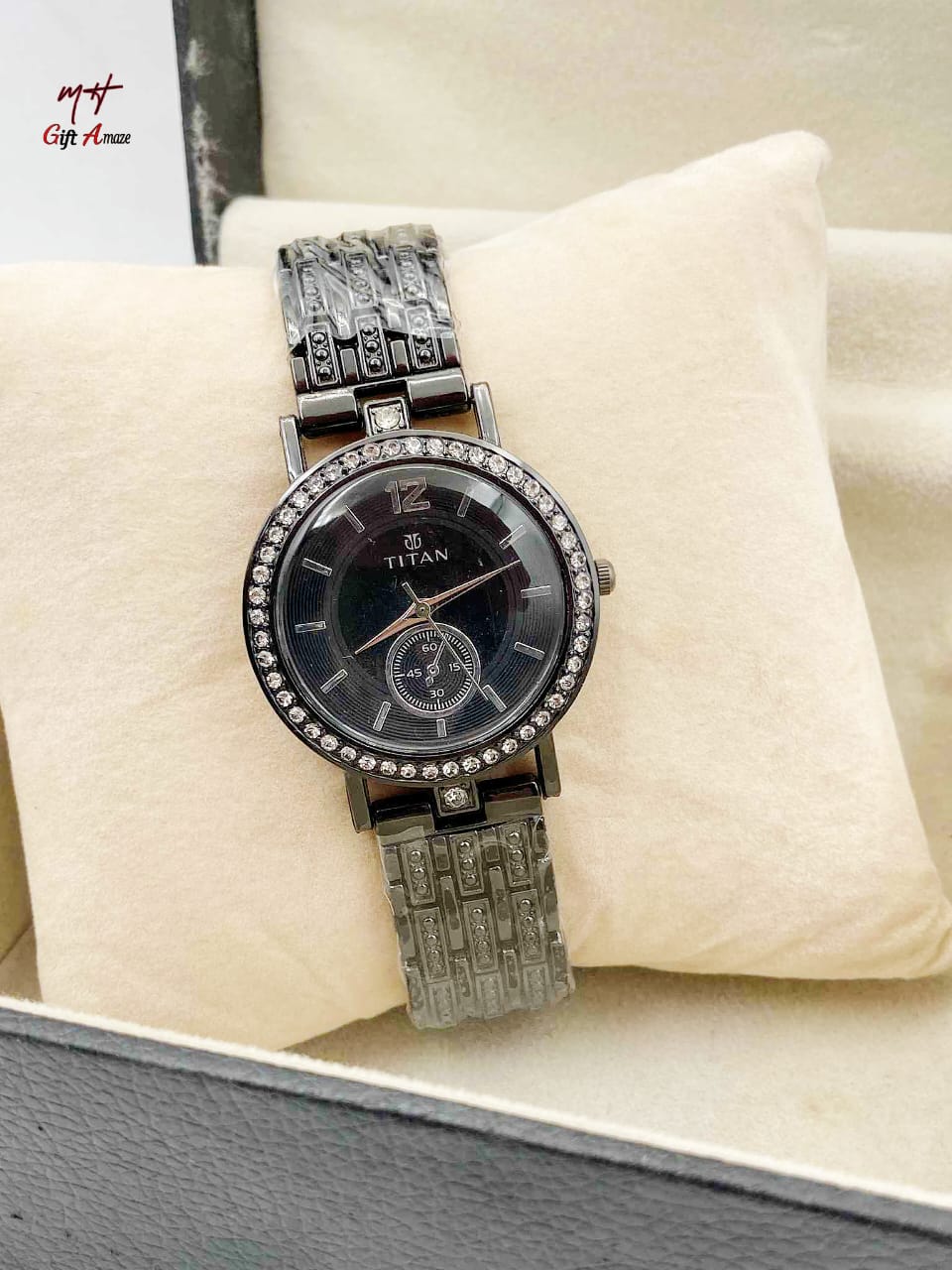 Elegant Women’s Premium Stylish Watch Collection – Multiple Dial & Chain Options