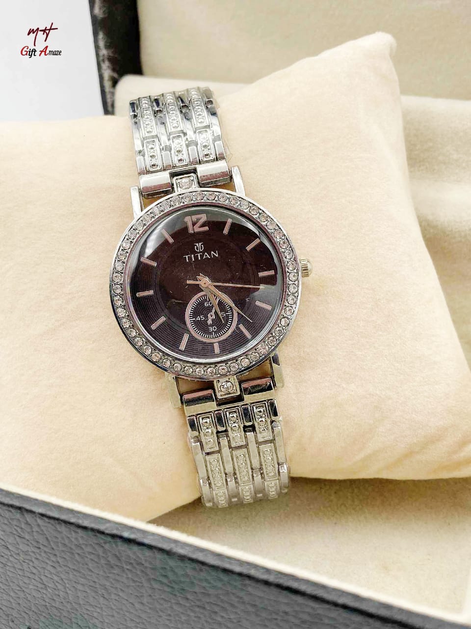 Elegant Women’s Premium Stylish Watch Collection – Multiple Dial & Chain Options