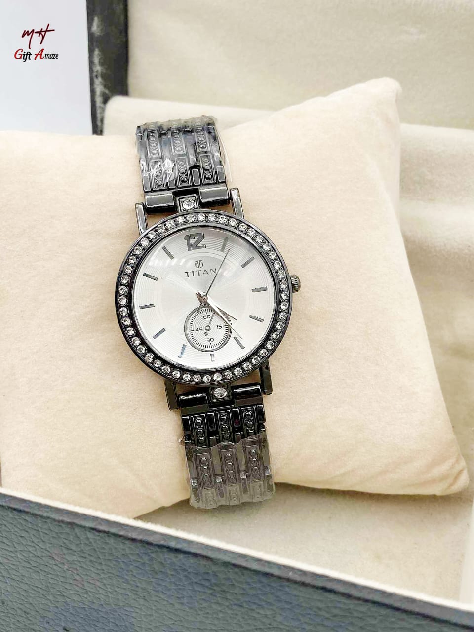 Elegant Women’s Premium Stylish Watch Collection – Multiple Dial & Chain Options