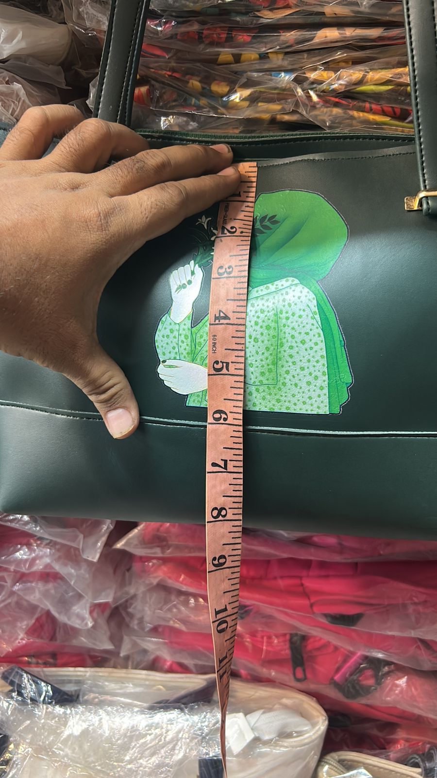 👜 High-Quality Synthetic Leather Tote Bag with Hijab Girl Print + Mini Zipper Pouch ✨